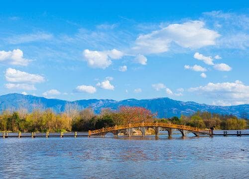 四川冬日超宜居的四线小城，有“小春城”之美誉，景色美房价低