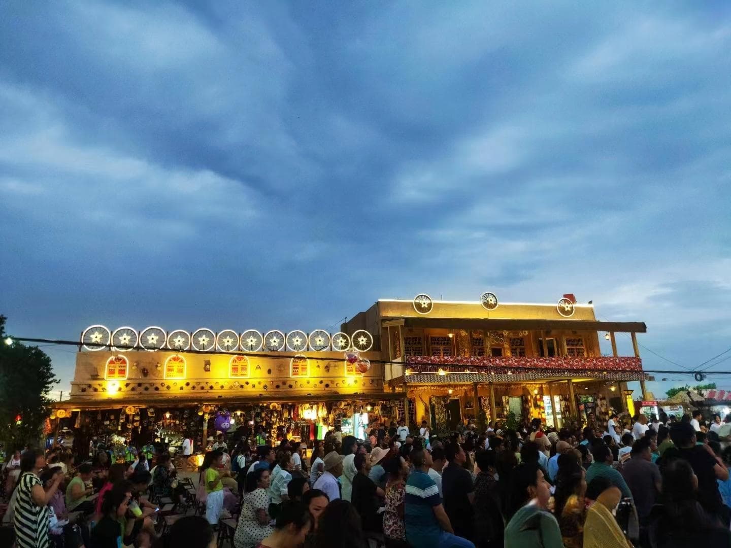 喀什春晚带动新疆文旅热，库车打造龟兹文化新地标