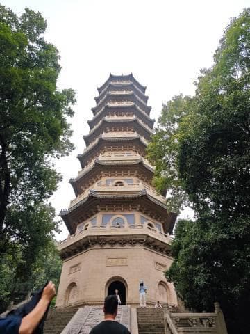 探寻南京灵谷寺：1500年古刹的历史、文化与自然之美