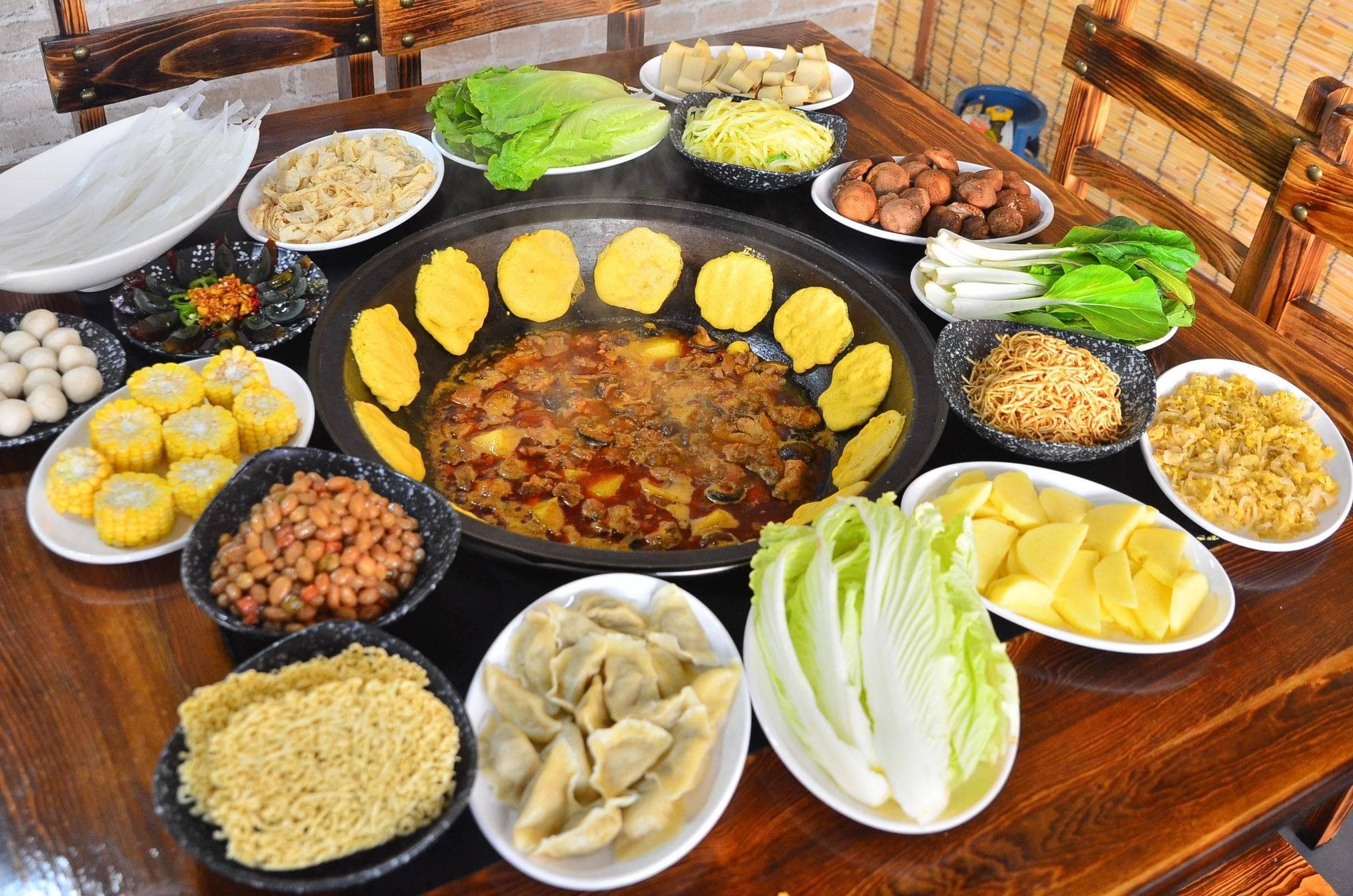 一锅炖出美味：铁锅炖的魅力