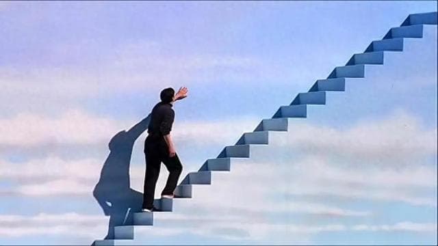 《楚门的世界》：楚门走得出桃源岛，却走不出真实的“荒漠”