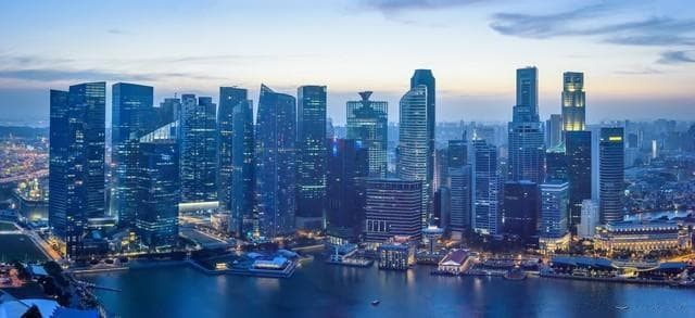 新加坡用592万人创造了4667.9亿美元GDP，相当于国内五省总和