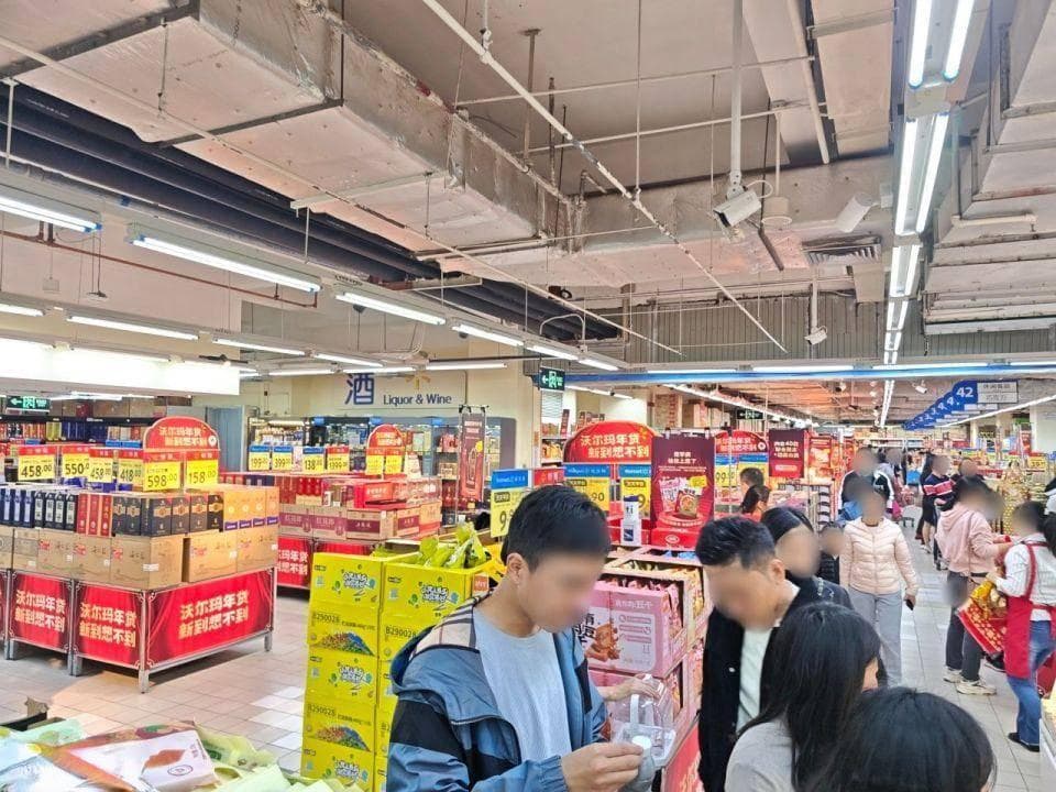 不比往年！春节白酒市场冰火两重天，线下商超疯狂促销