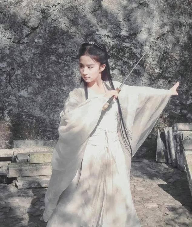 小龙女和公孙止住了数日，还冰清玉洁吗？看看金庸删了哪段原文