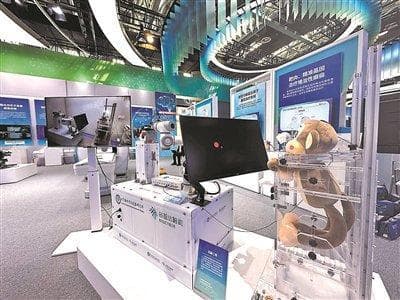 “北脑二号”突破脑机接口技术，高位截瘫患者重获生活能力