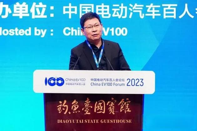 一文剖析：余承东造车的理由，华为不造车的理由，究竟谁对谁错？