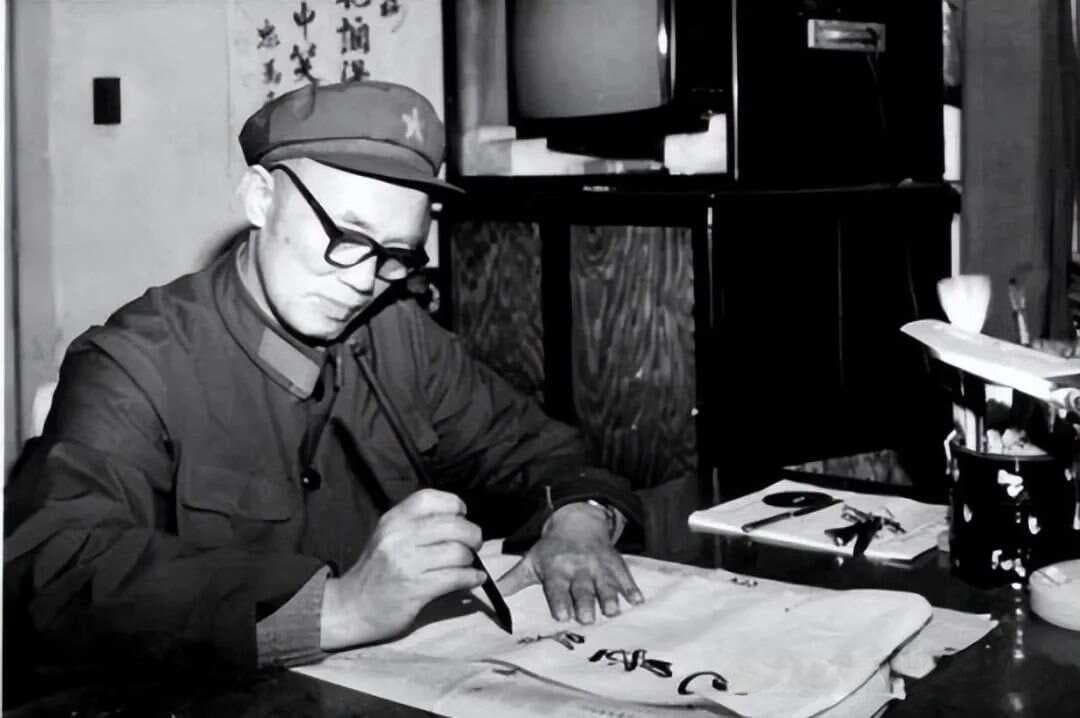 1955年大授衔：一位师长为何能逆袭成中将？