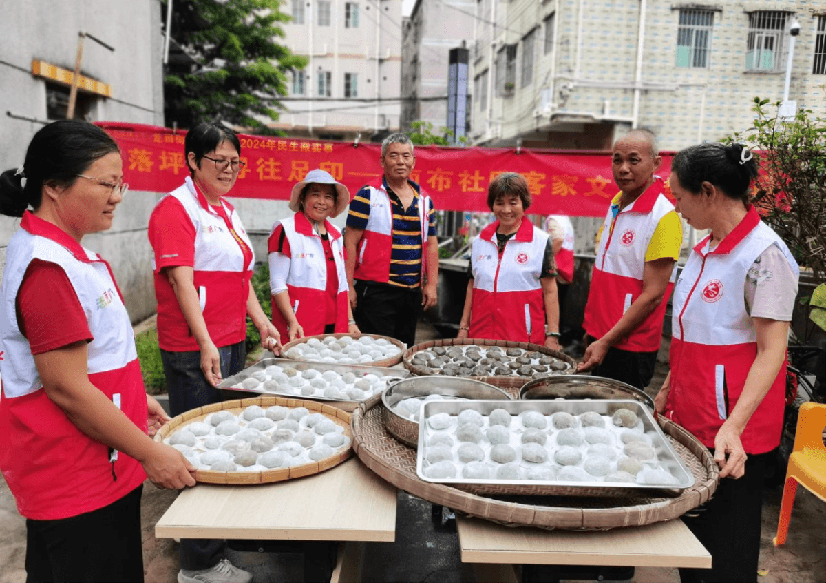 坪山新时代文明实践 ▏关爱社区居民 传递文明风尚