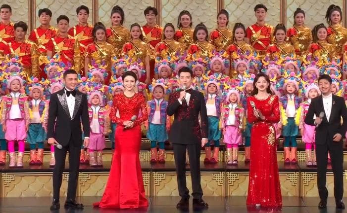 龙洋PK马凡舒：2025央视春晚“一姐”之争