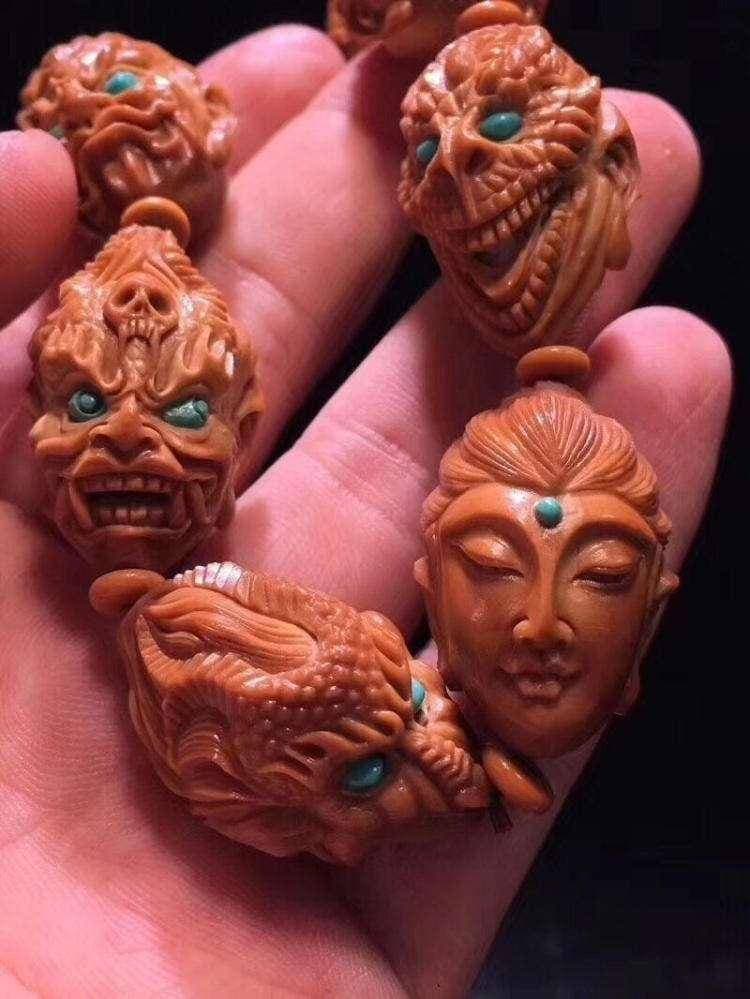 文玩手串的搭配，是一门深奥的学问，3种固定搭配，让你眼前一亮