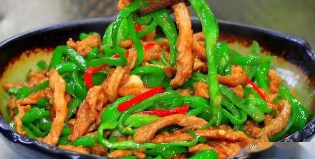 青椒肉丝怎么做？这样做隔壁小孩都馋哭了，赶紧学