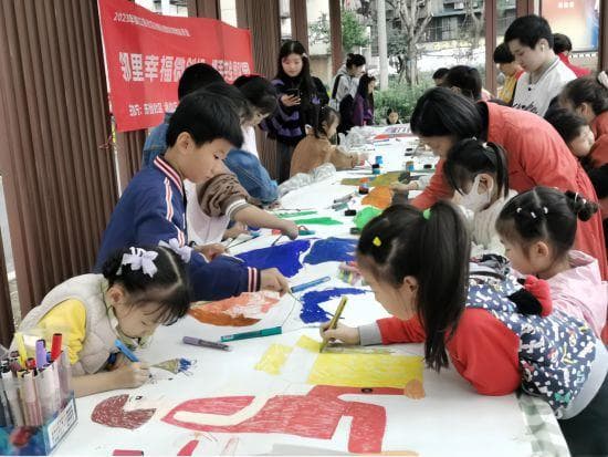 成都市锦江区：“怡小站”模式推动邻里互助式服务
