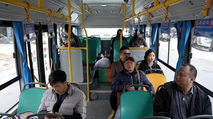 中国东兴⇌越南芒街，跟着新华社记者坐着公交车出国“串门”