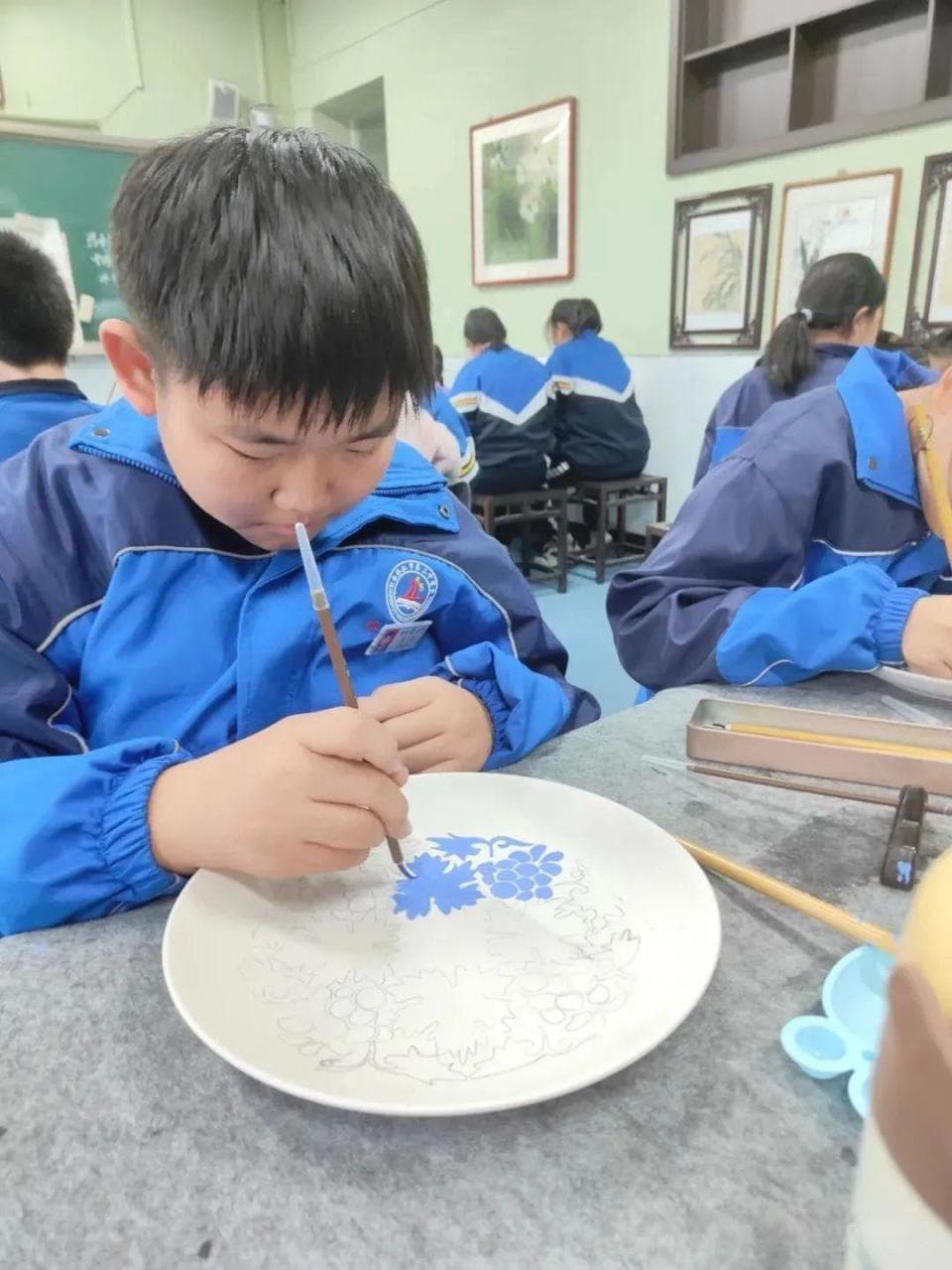 怀仁二中：素胚勾勒青花韵 特色教育孕匠心