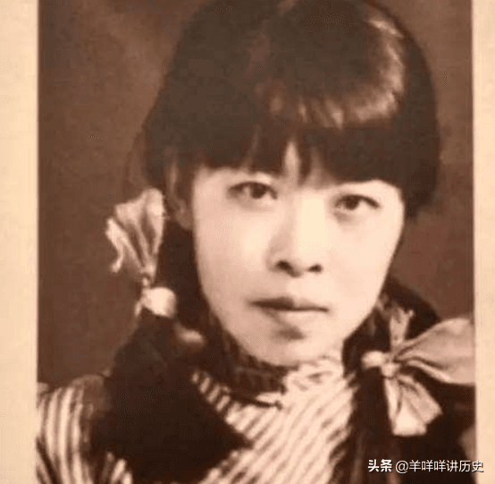 民国才女萧红的资料 ：19岁离家出走，23岁成名，31岁离世，坎坷一生