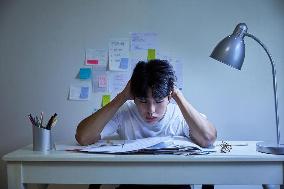 经常叹气≠抑郁 科学研究：时不时叹个气反而有益身心健康