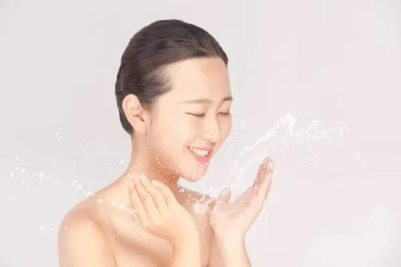 坚持这22个护肤技巧，让你的肌肤更加水嫩！