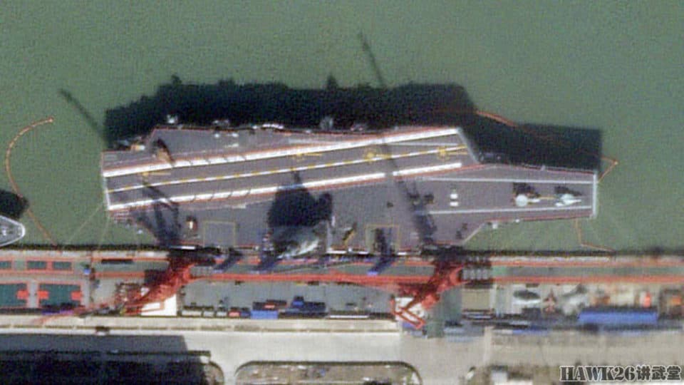 海外谈中国：“福建”号航母最新照片曝光 甲板出现五个飞机模型