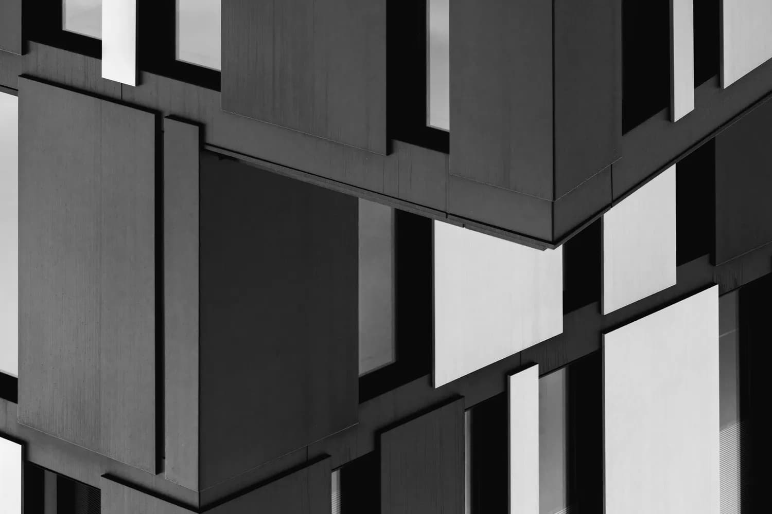《建筑抗震设计（第三版）》：最新抗震技术解析