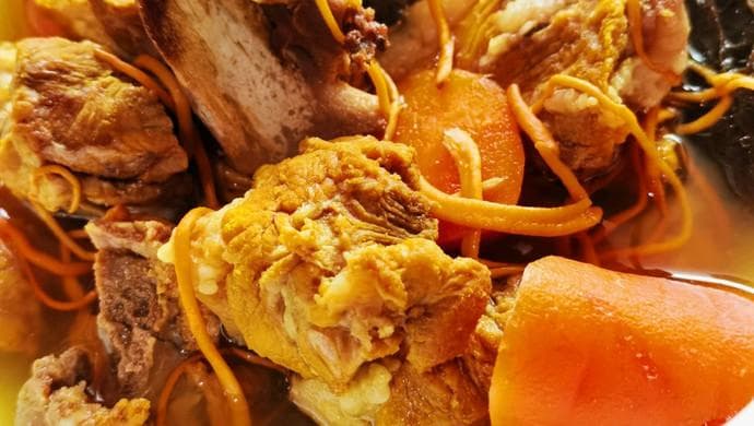 虫草花羊肚菌胡萝卜排骨汤（电饭煲简单版）