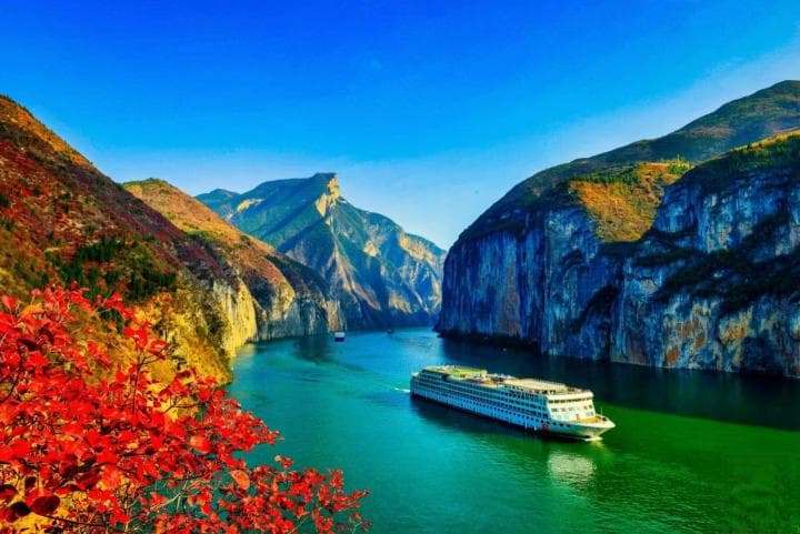 诗韵奉节 璀璨绽放 2024第八届白帝城国际诗歌节开幕