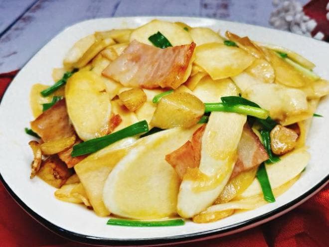 炒茭白的简单烹饪技巧，助你轻松上手！