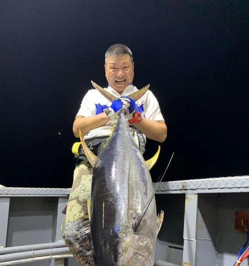 新手深海钓鱼技巧（掌握这些技巧）