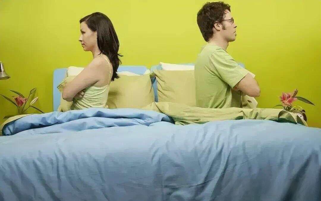 35岁以后和老公分床睡了！分床睡的夫妻更容易离婚？专家这样说！