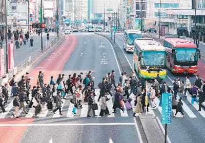 日本少子化、老龄化压力持续增加