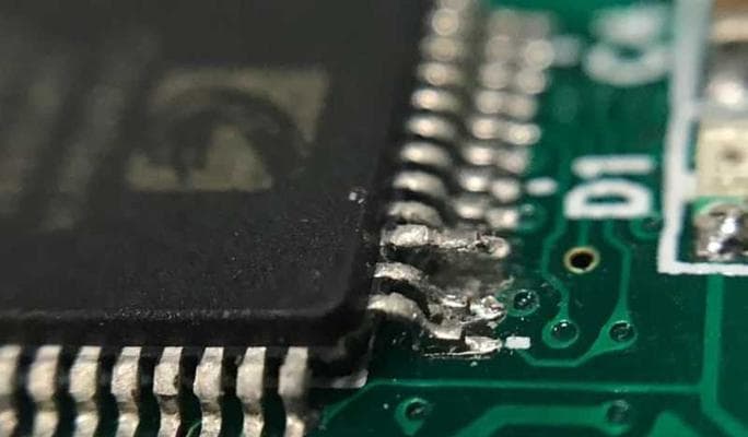 U盘写保护开关的工作原理是什么？如何正确使用？