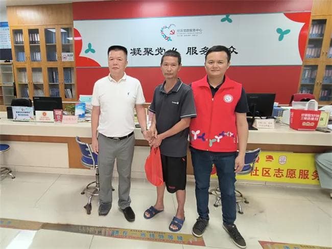 老吾老以及人之老，大鹏新区网格员争做老年人的“暖手宝”