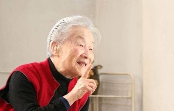 杨绛告诫：一个女人的幸福，从来不是美貌，而是从内心领悟3句话