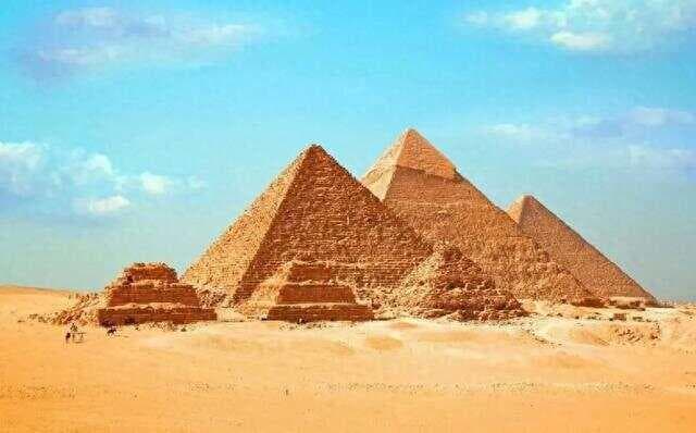 科学家们终于解开了4000年前埃及金字塔是如何建造的谜团