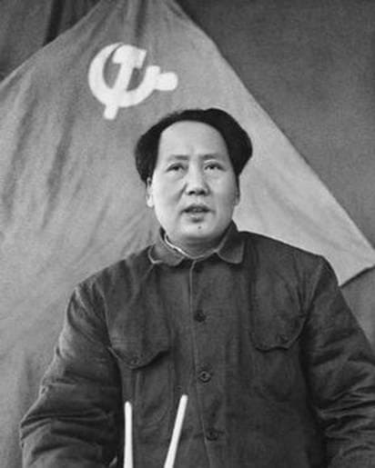 抗日战争：毛泽东与蒋介石的策略对比