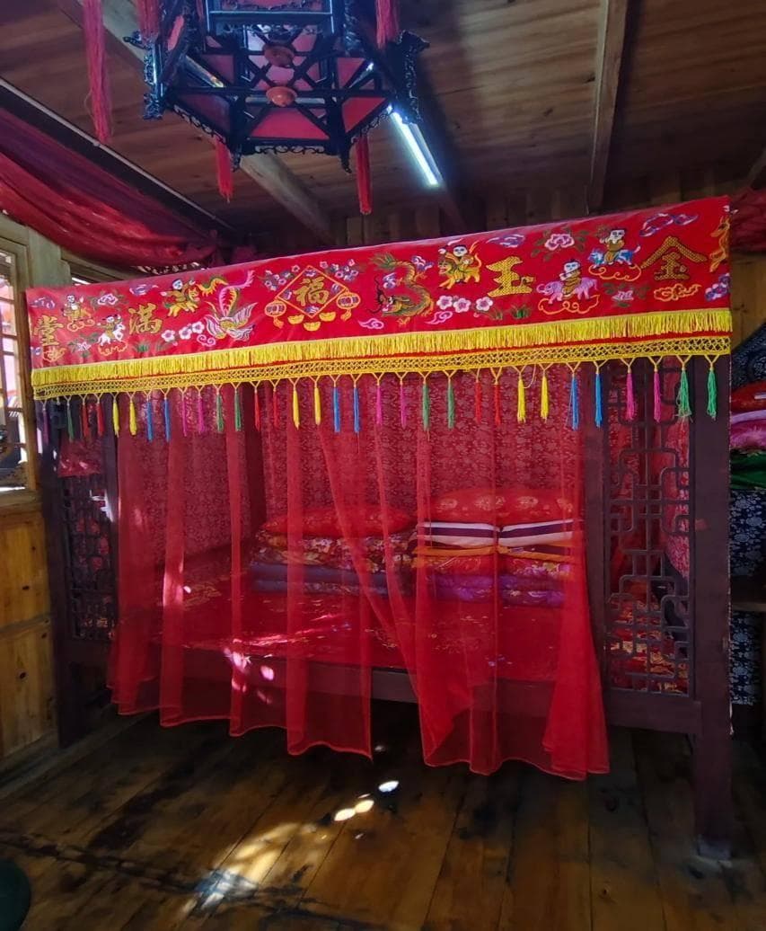 墨戎苗寨乖乖楼：独特的婚嫁习俗