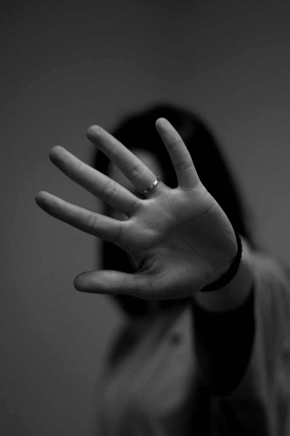国际消除对妇女暴力日：家暴背后的那些心理因素