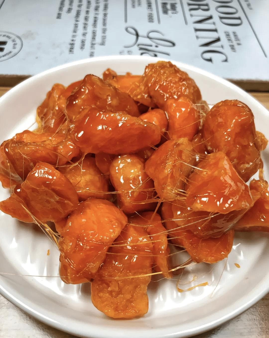 不用去饭店在家也能做出超级好吃的拔丝地瓜，做法简单