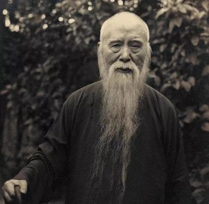 于右任书法精品赏析：笔墨间的艺术与哲思