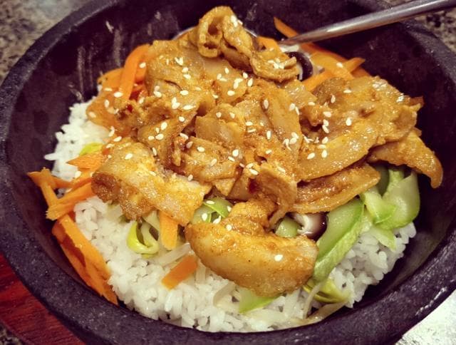石锅拌饭家常做法：两种不同版本，让你轻松做出正宗韩式美味