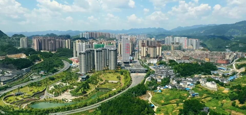 贵州仁怀：从“酒都”到县域经济典范的跃迁之路