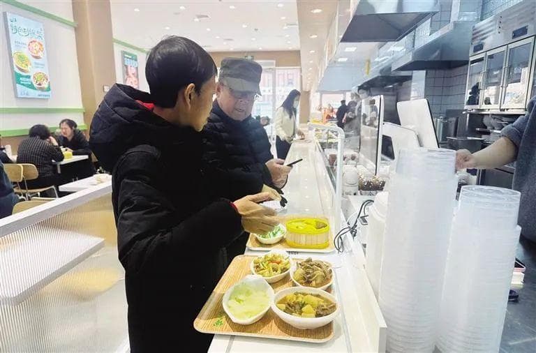 “粮食节约和反食品浪费”兰州在行动！餐厅小碗菜受青睐，食堂按需称重不浪费