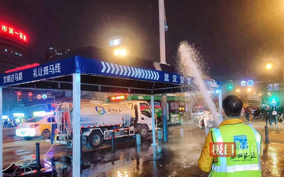 扮靓"汉马"赛道，武汉硚口全方位保障马拉松赛事环境与道路安全