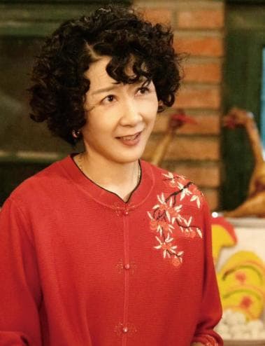 《玫瑰的故事》里让人吃不消的两个极品妈，戏外都是演艺界“狠人”