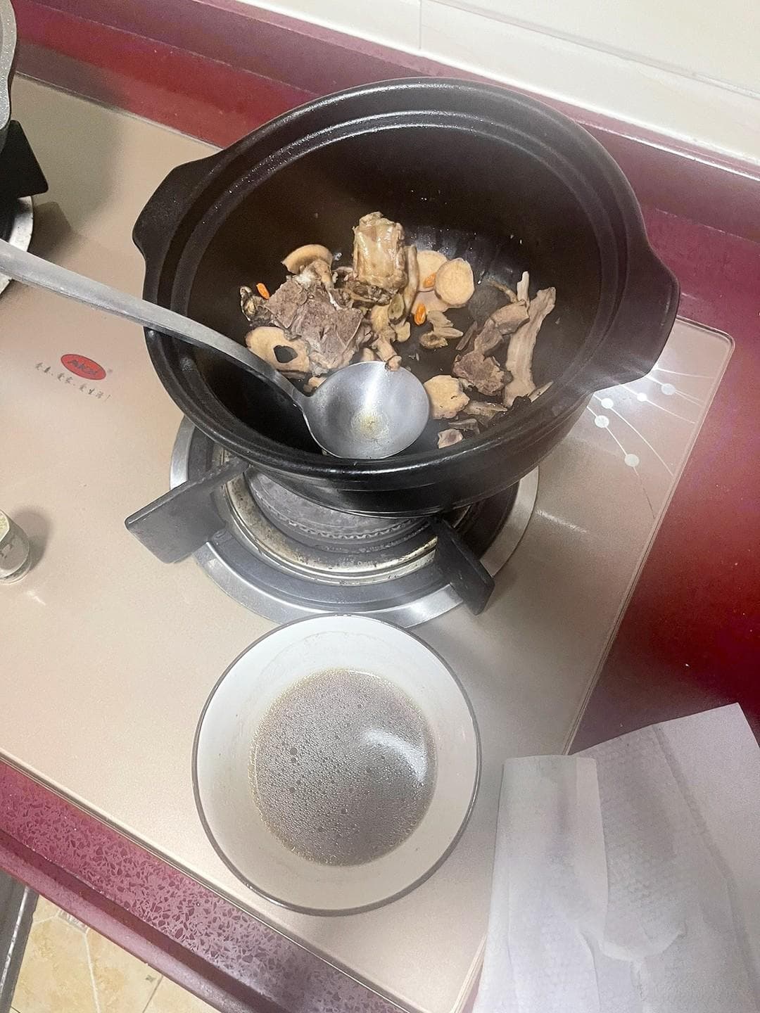 中医养生视角：适合女性体质的食疗方与草本茶饮