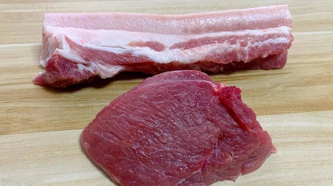 买猪肉，要分清“排酸肉”和“鲜肉”，肉摊老板：都是新鲜肉，但区别可不小