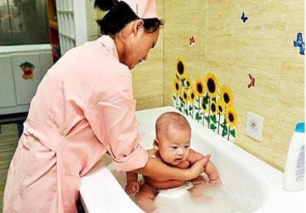新生儿的口眼耳鼻如何护理，才能让宝宝不受伤害呢？