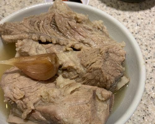尝新加坡肉骨茶，品文化风情（传统美食）
