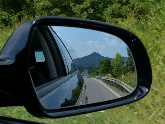 道路交通安全理论培训如何帮助驾驶者遵守法规？