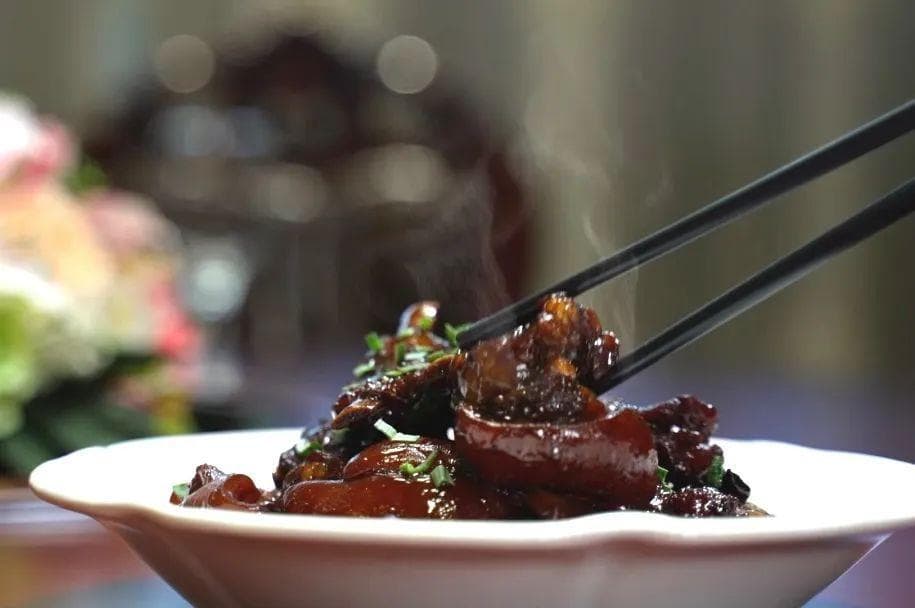 上菜啦｜这道红烧羊肉，是味蕾的归属，也是文化的传承