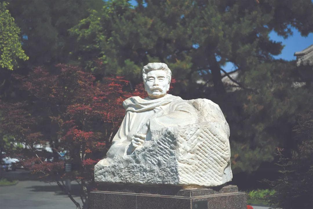 景观 记忆 认同：博物馆人物雕塑的美育向度——以北京鲁迅博物馆为例